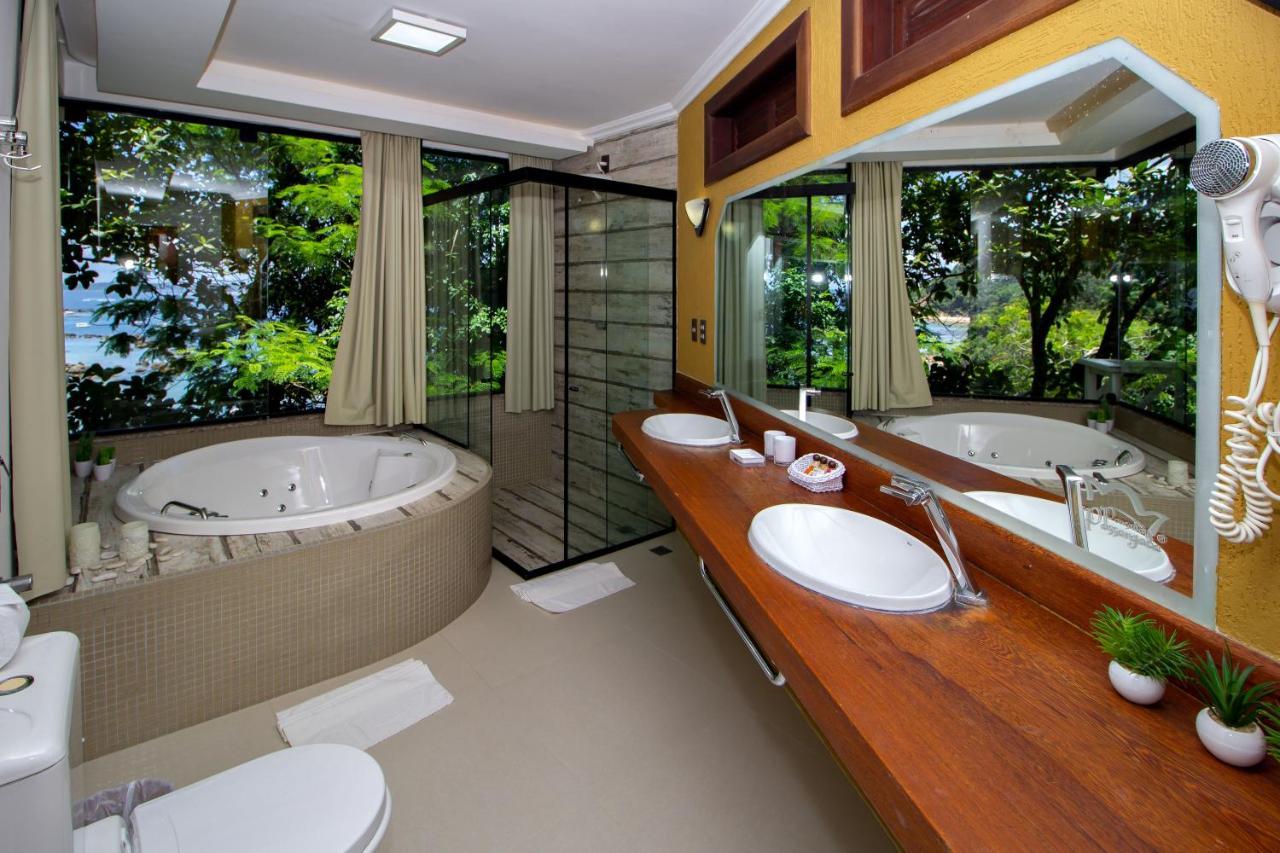 Suite with Spa Bath,747286436:JPEG