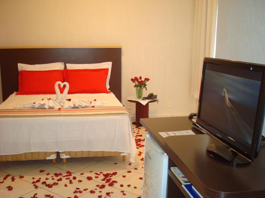 Quarto com Cama de Casal ou 2 de Solteiro