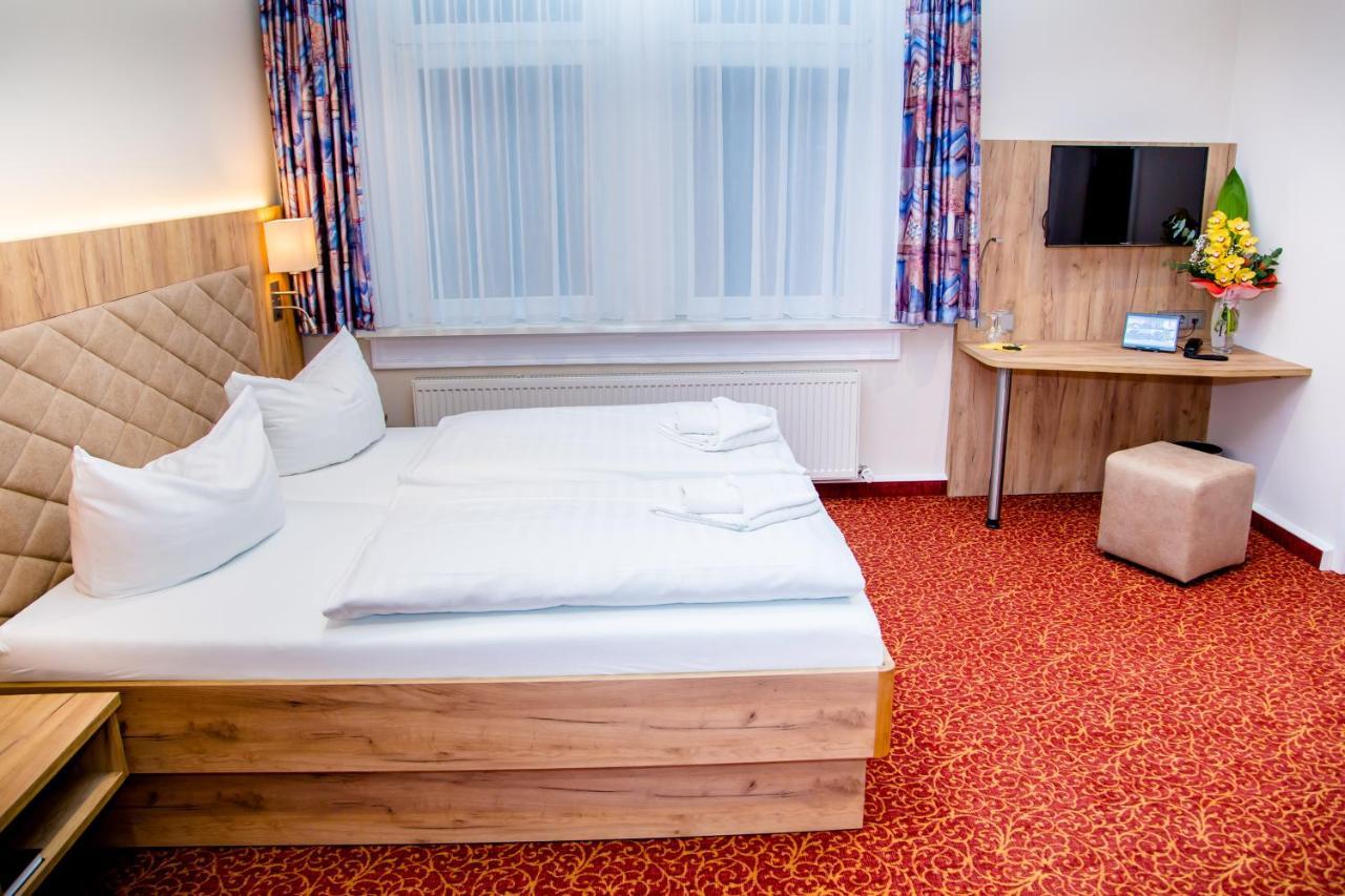 Large Double Room