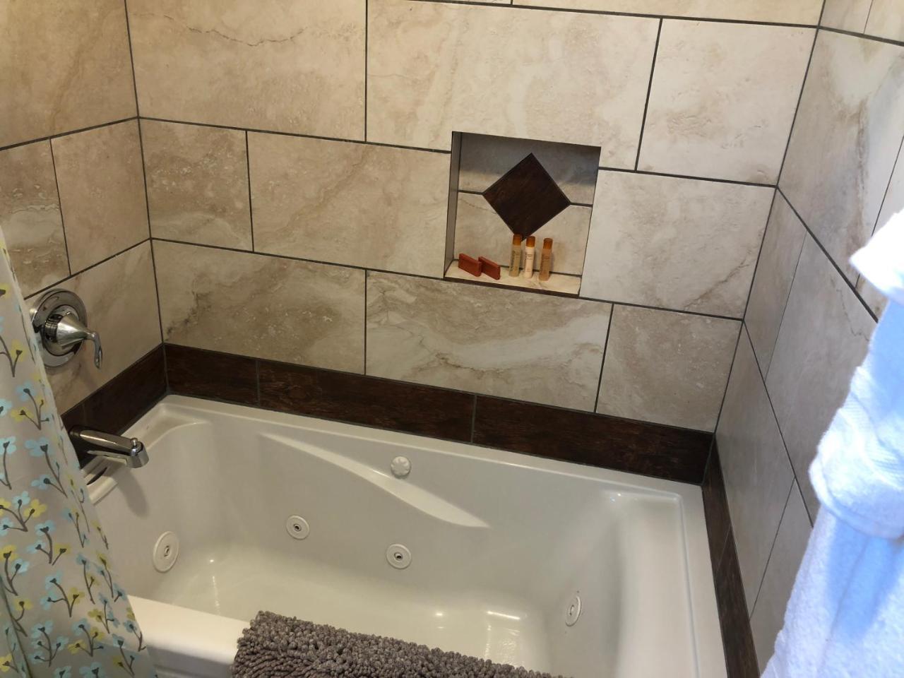 Queen Suite,759454865:JPEG