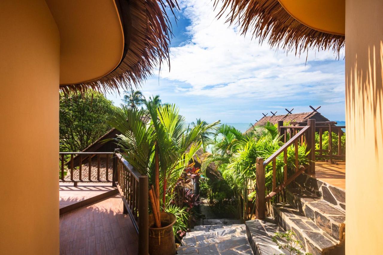 Bungalow with Partial Sea View