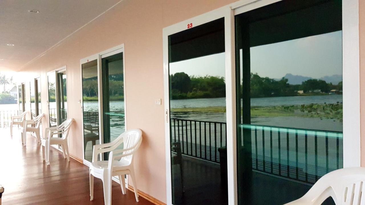Raft Double or Twin Room Air-Conditioner TV,805388784:JPEG