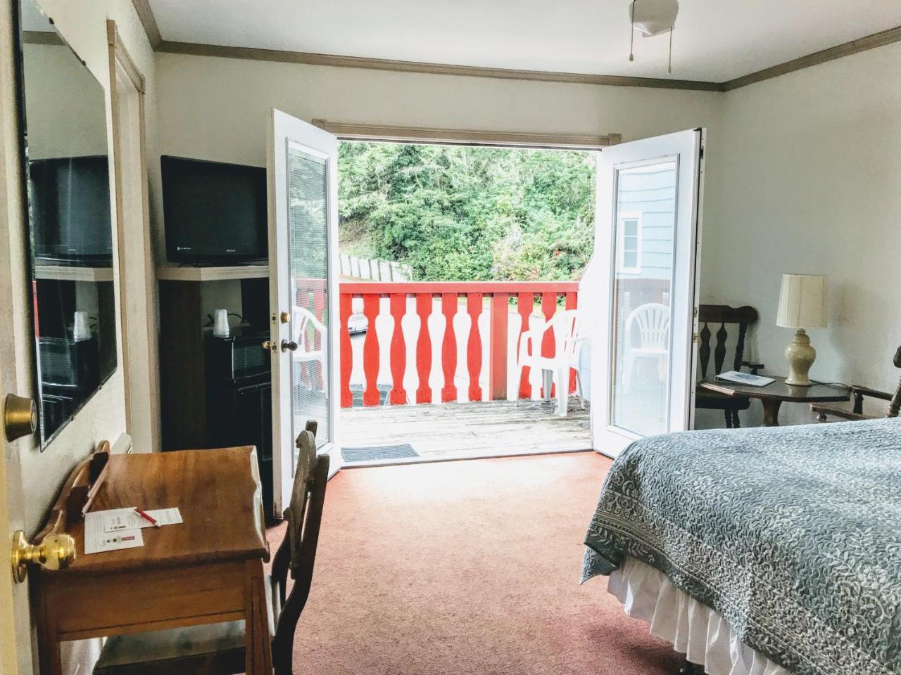 Family Room with Balcony,768804112:JPEG