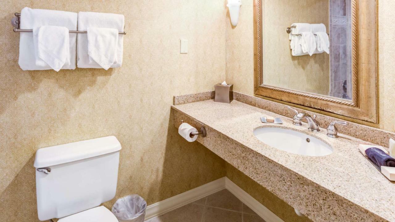 Queen Room,1379226272:JPEG