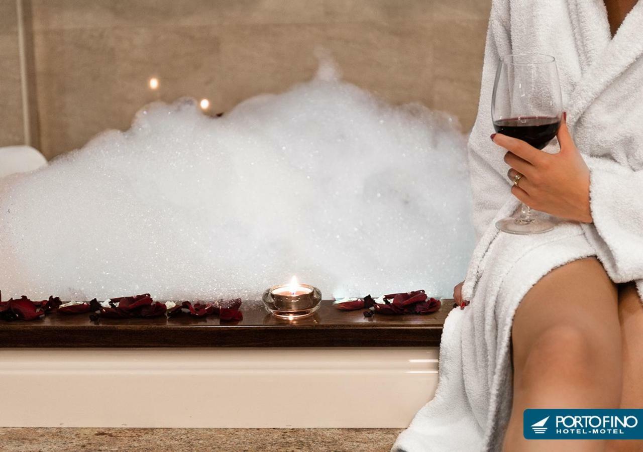 Suite,1615653685:JPEG