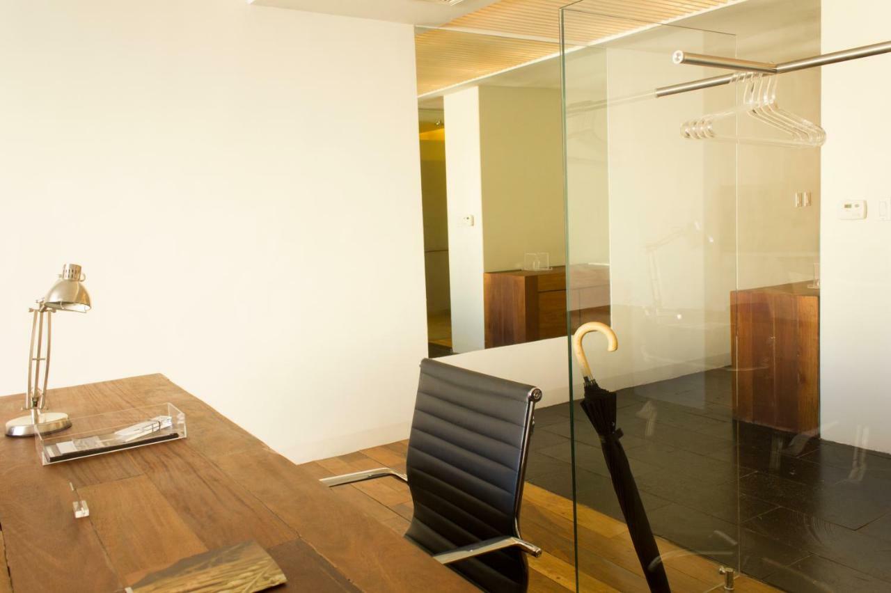 Corner Suite