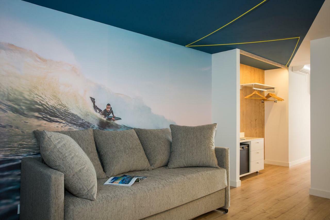 Family Room,785782002:JPEG