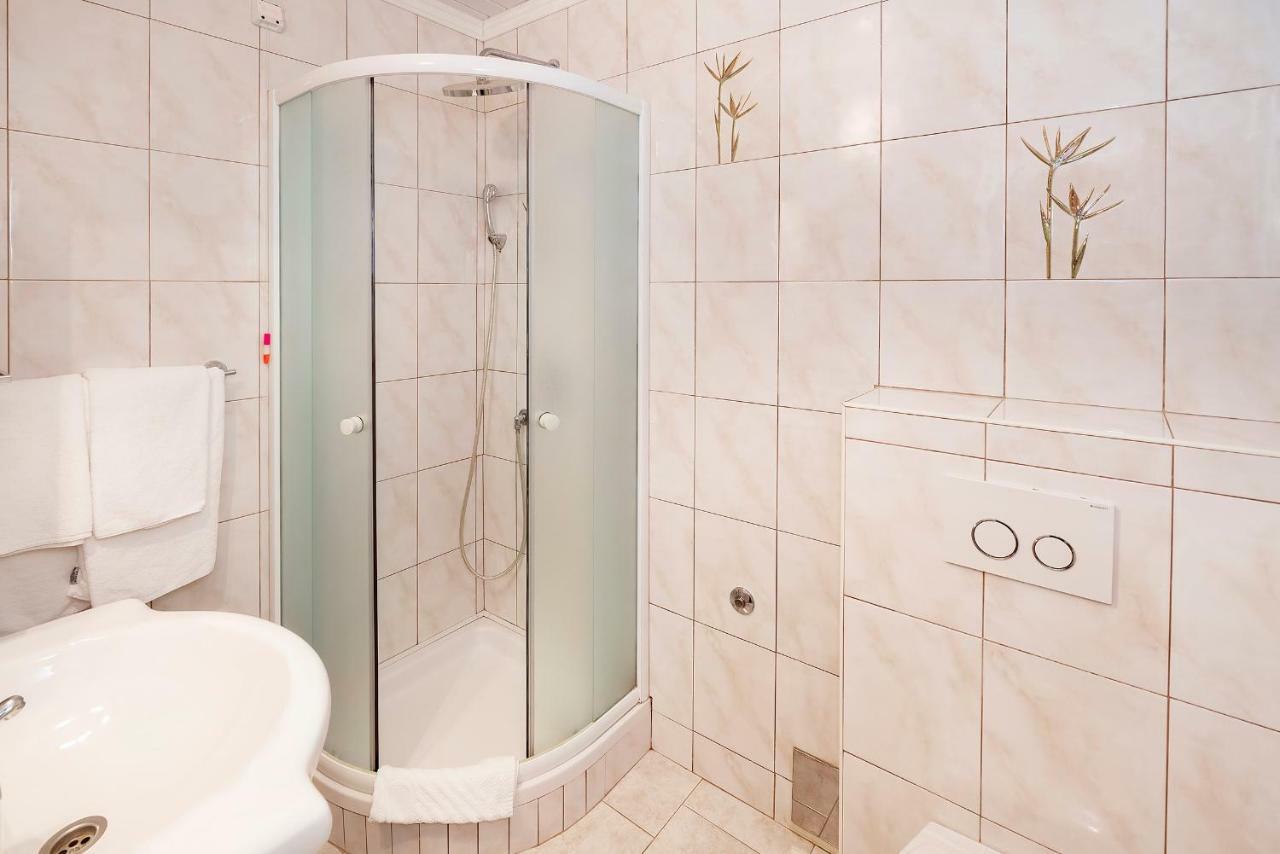 Double Room,790280793:JPEG