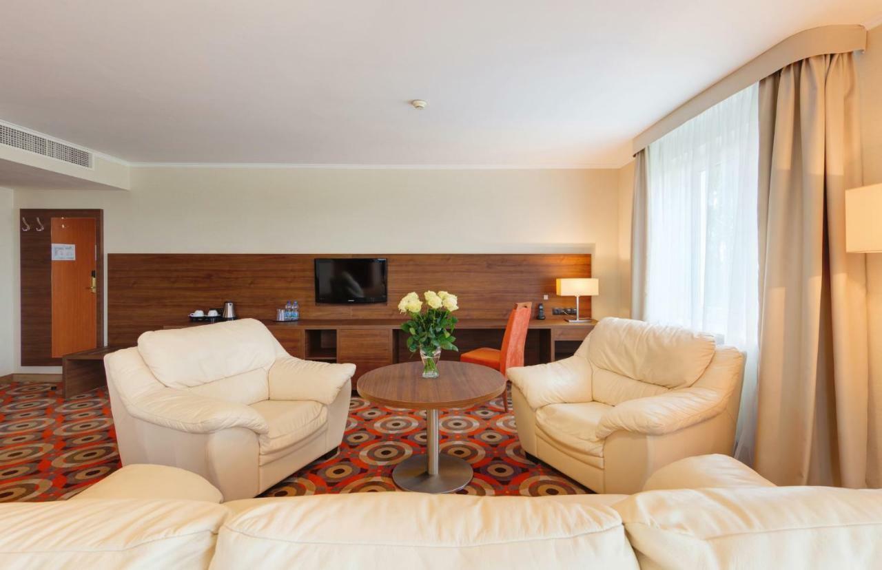 Apartment (2 Adults)