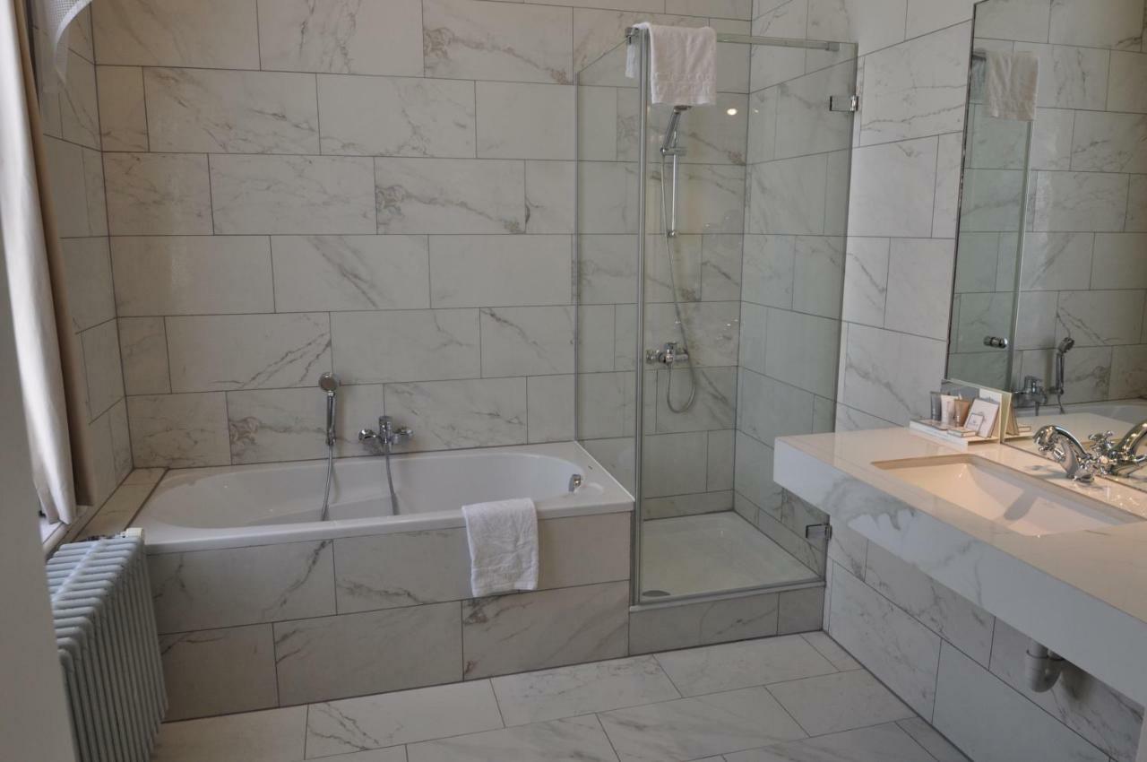 Junior Suite (2 Adults),831134600:JPEG