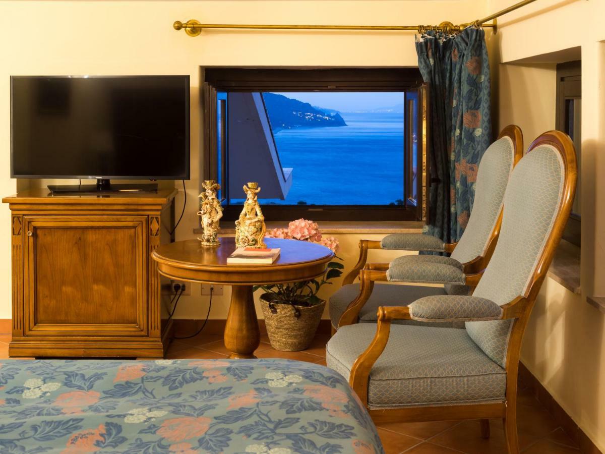 Family Room with Sea View,1209711082:JPEG