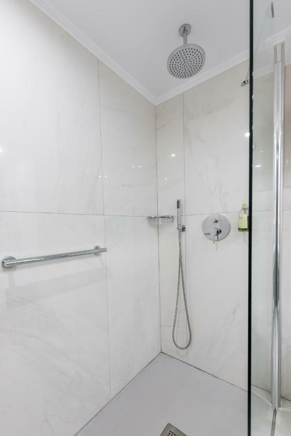 Single Room,813193965:JPEG