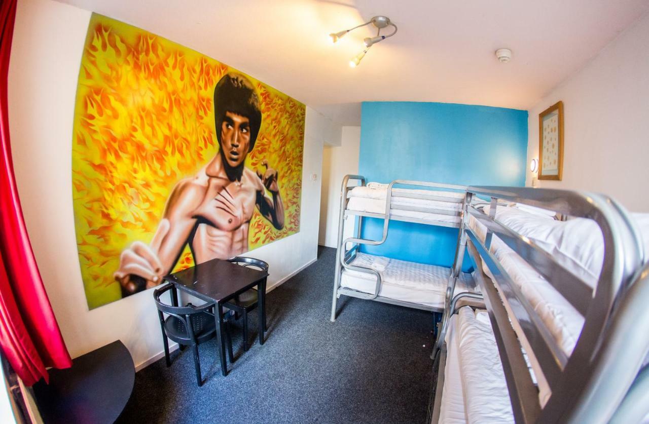 Bed in Gemengde Slaapzaal met 4 Bedden en Eigen Badkamer
