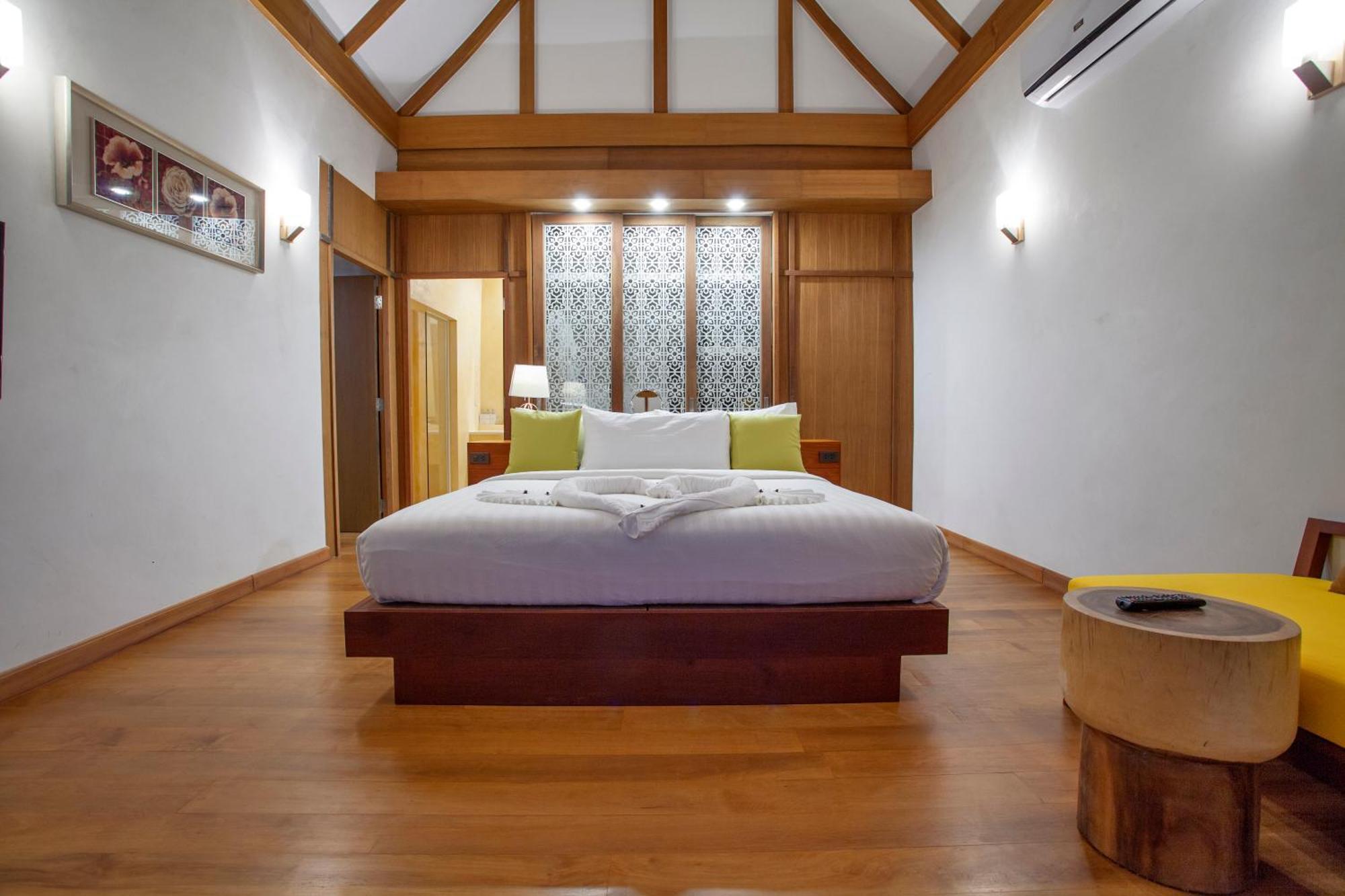 Deluxe Family Room