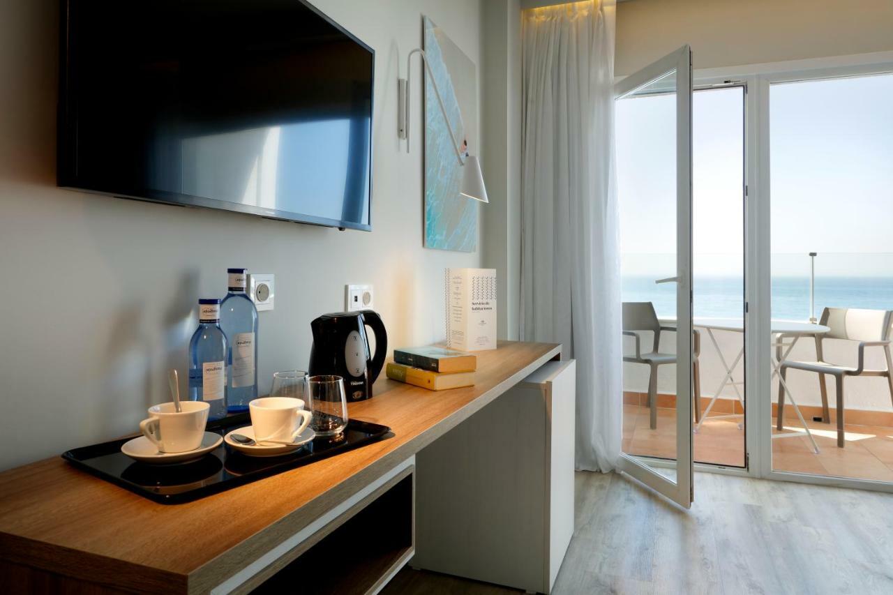 Habitación Doble Grand con vistas al mar (2 adultos + 2 niños)