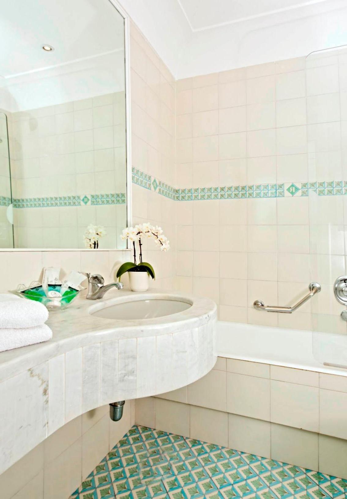 Standard Double/Twin Room,1037596720:JPEG