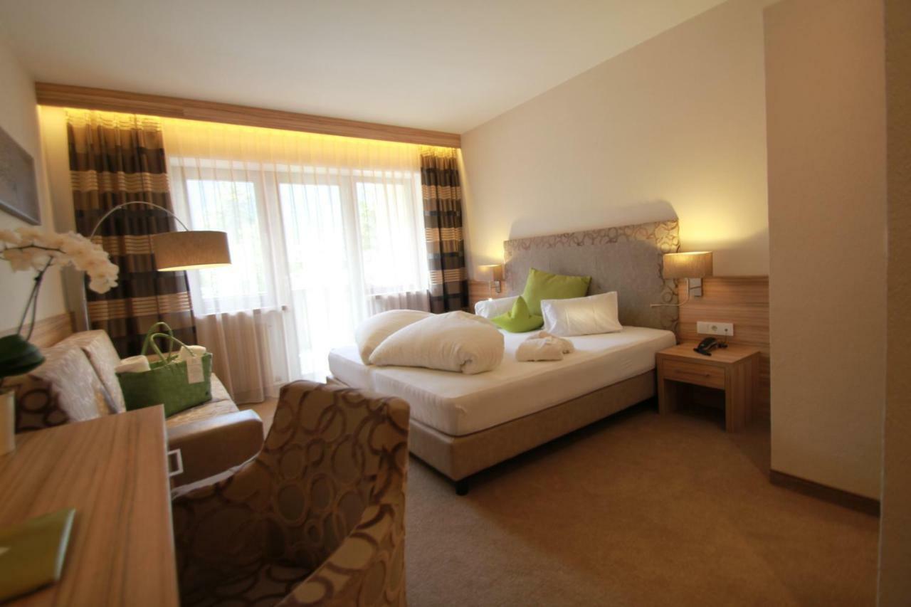 Double Room with Balcony,925644457:JPEG