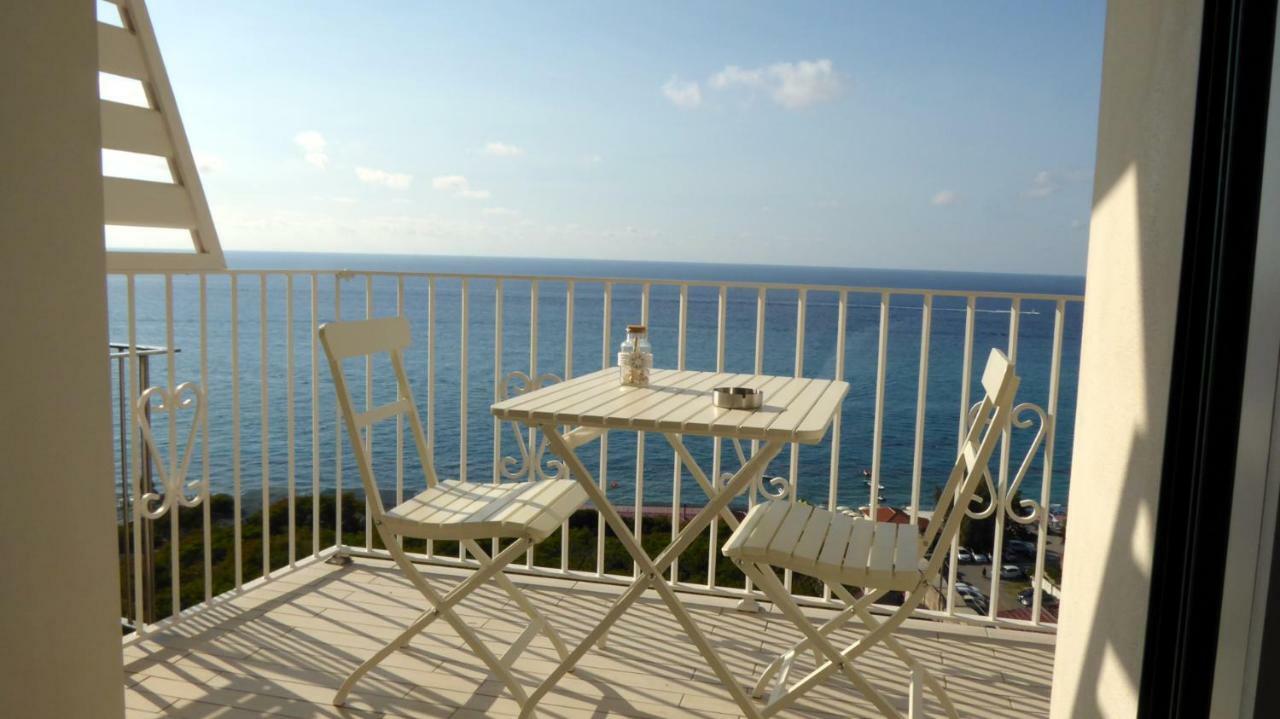 Seaside Apartment Sea Beach Views