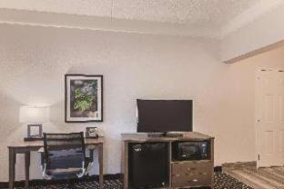 Double Room with Two Double Beds - Disability Access