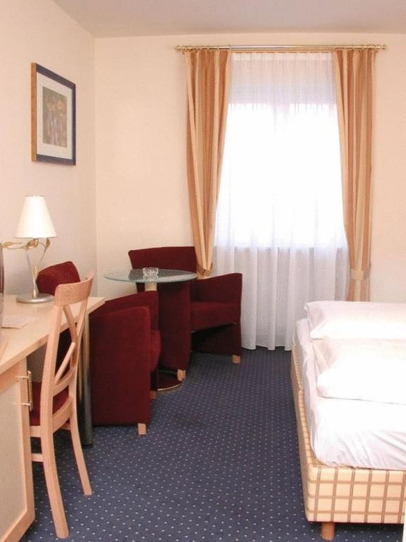 Single Room,263736161:JPEG