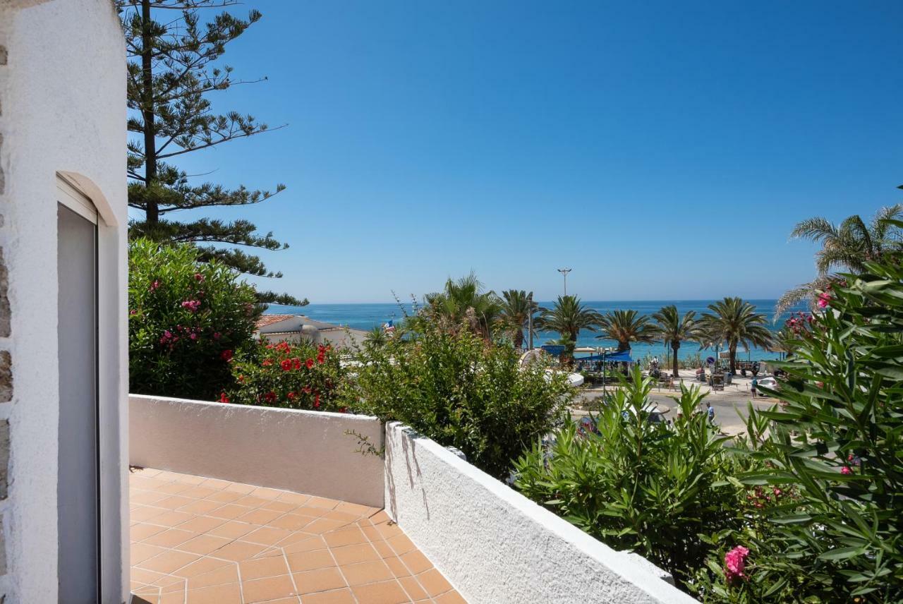 Three-Bedroom Villa with Private Jacuzzi and Sea View,1589501939:JPEG