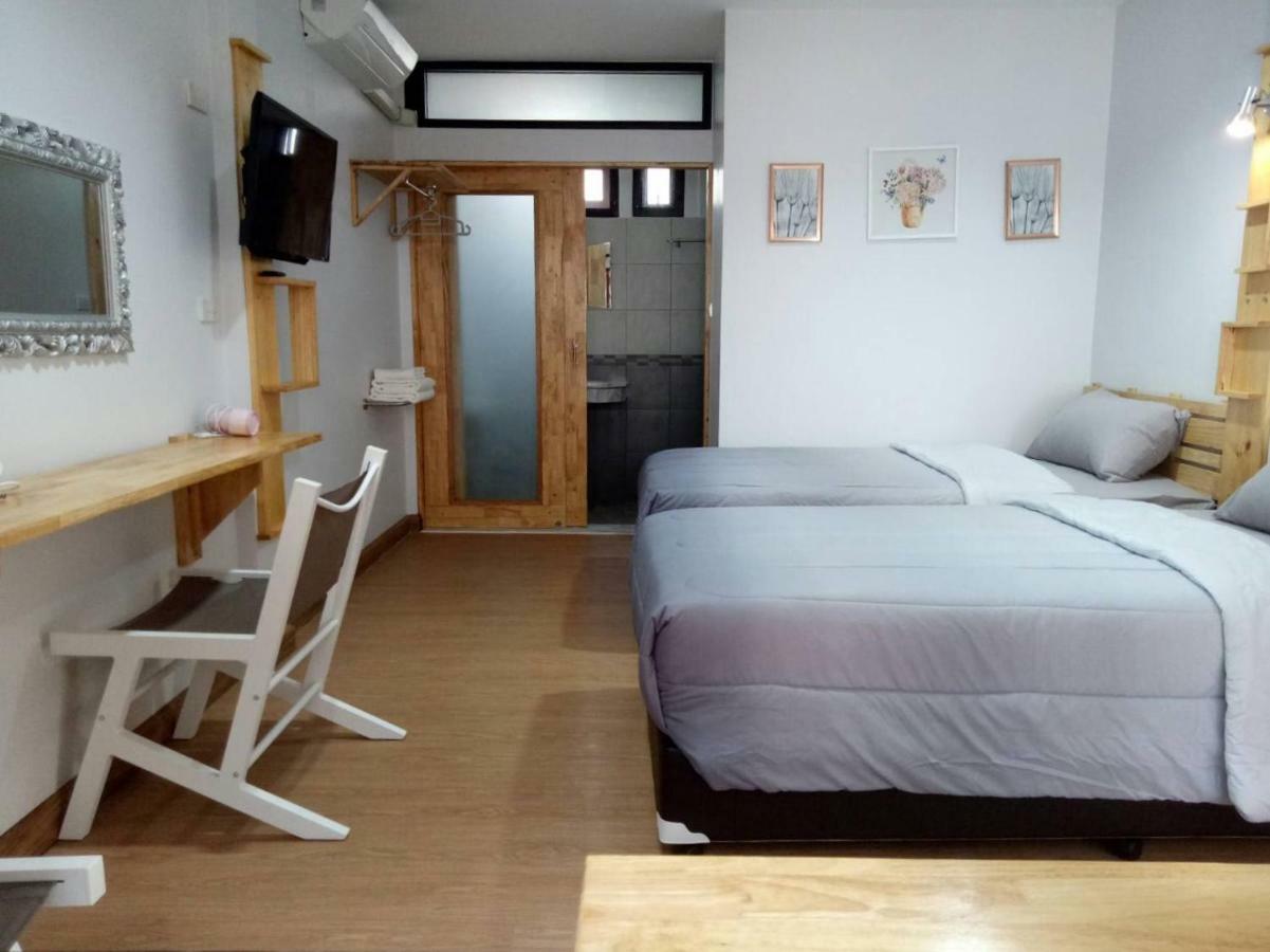 Chambre Lits Jumeaux avec Salle de Bains Privative