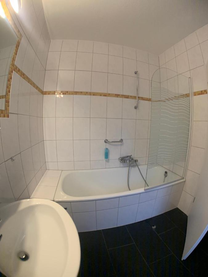 Double Room for Single Use