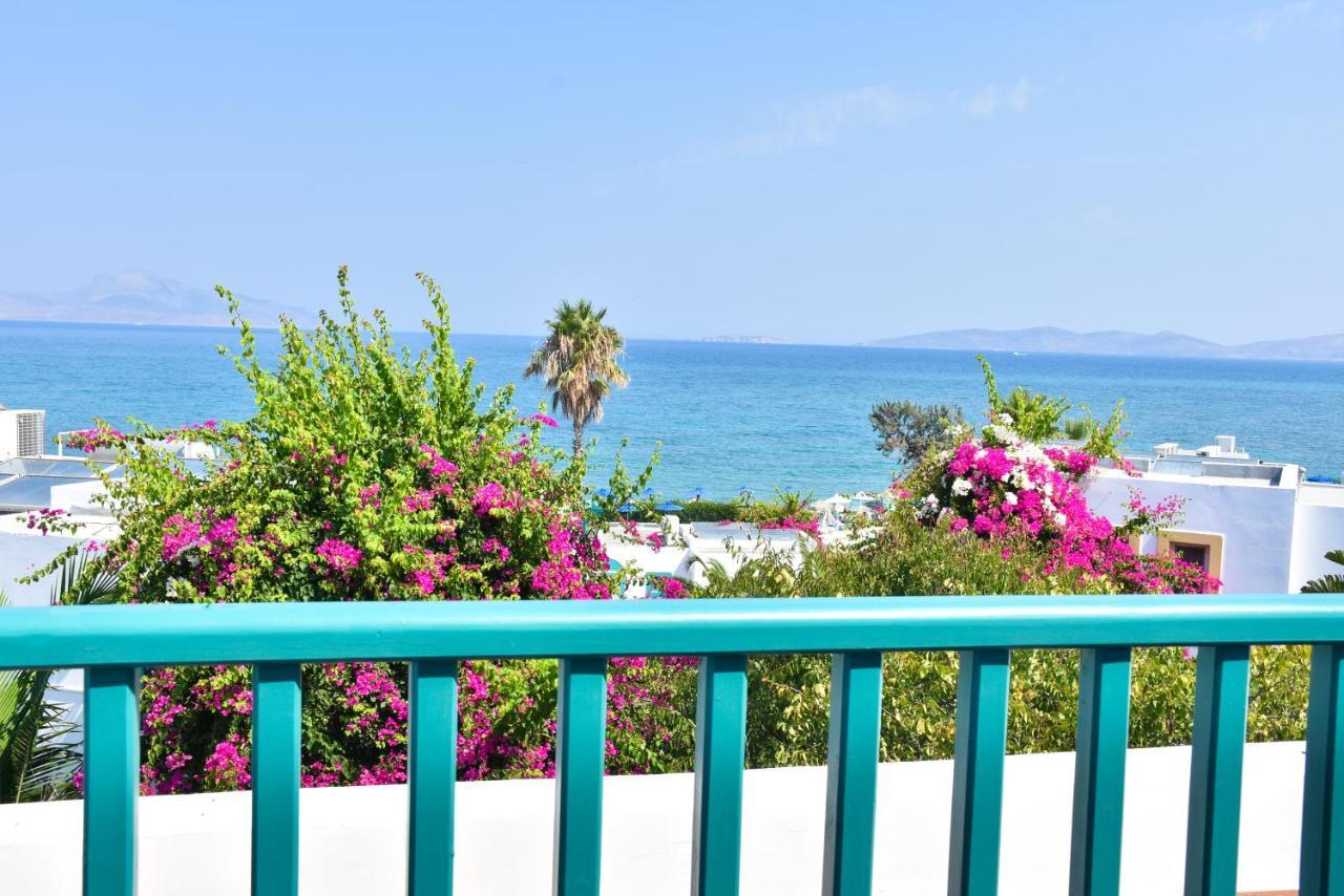 Double or Twin Room Sea View