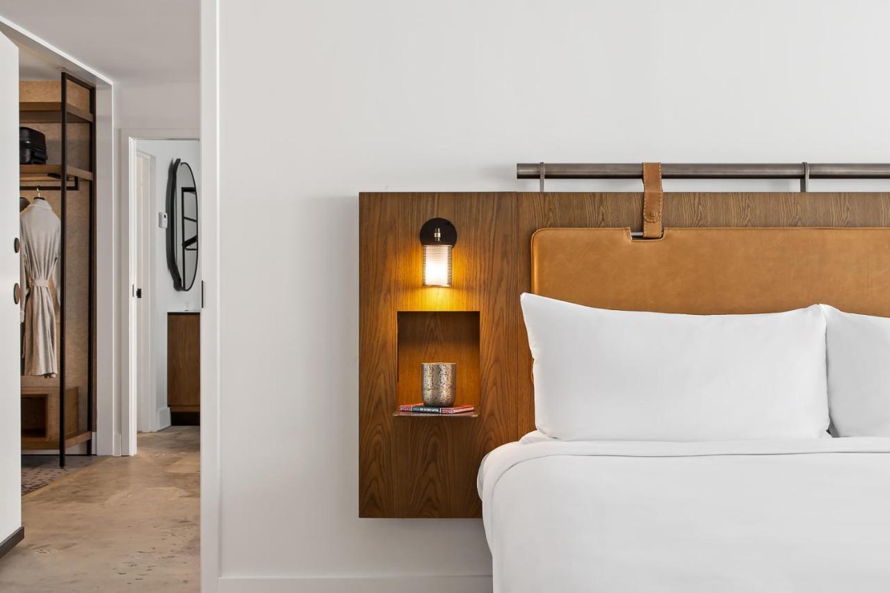 Standard Queen Room with City View