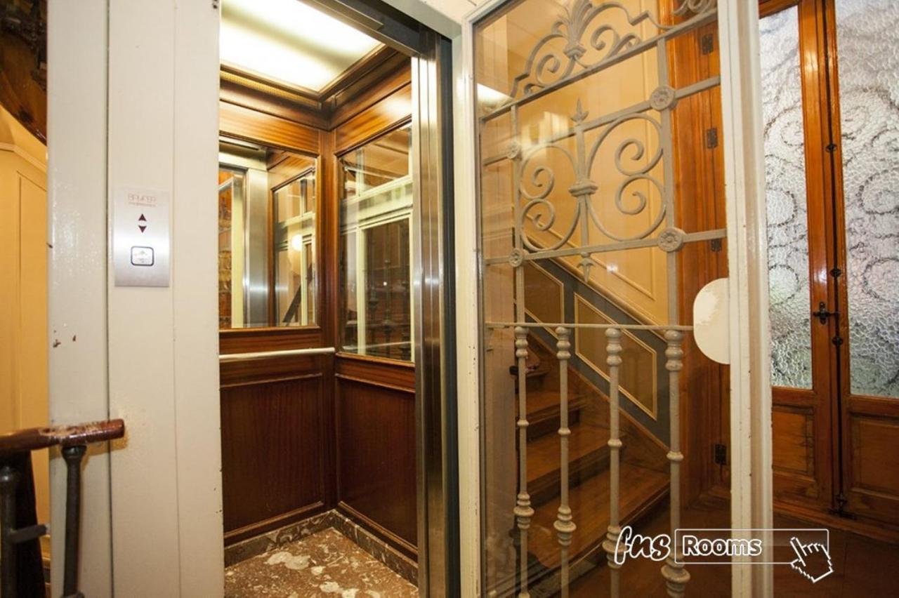 Single Room with Shared Bathroom