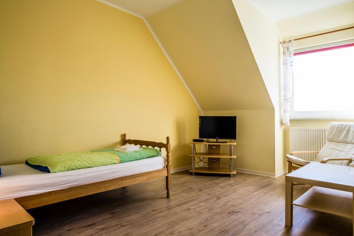 Single Room,967028134:JPEG