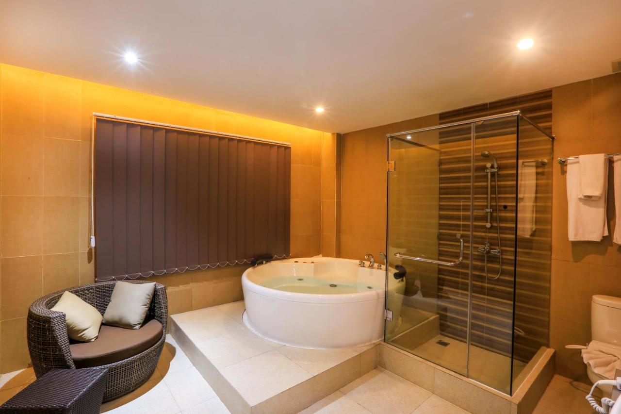 Suite Room With Jacuzzi