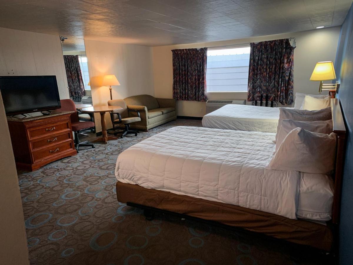 Queen Room with Two Queen Beds,999557760:JPEG