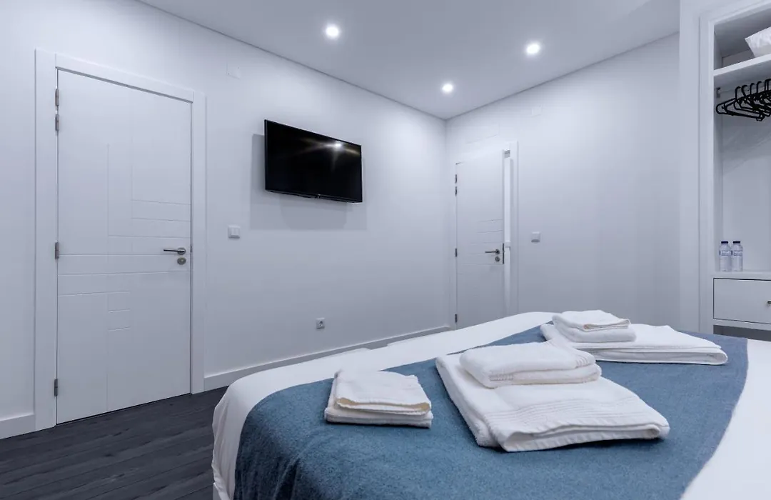 Ilheu 25 Peniche House-1