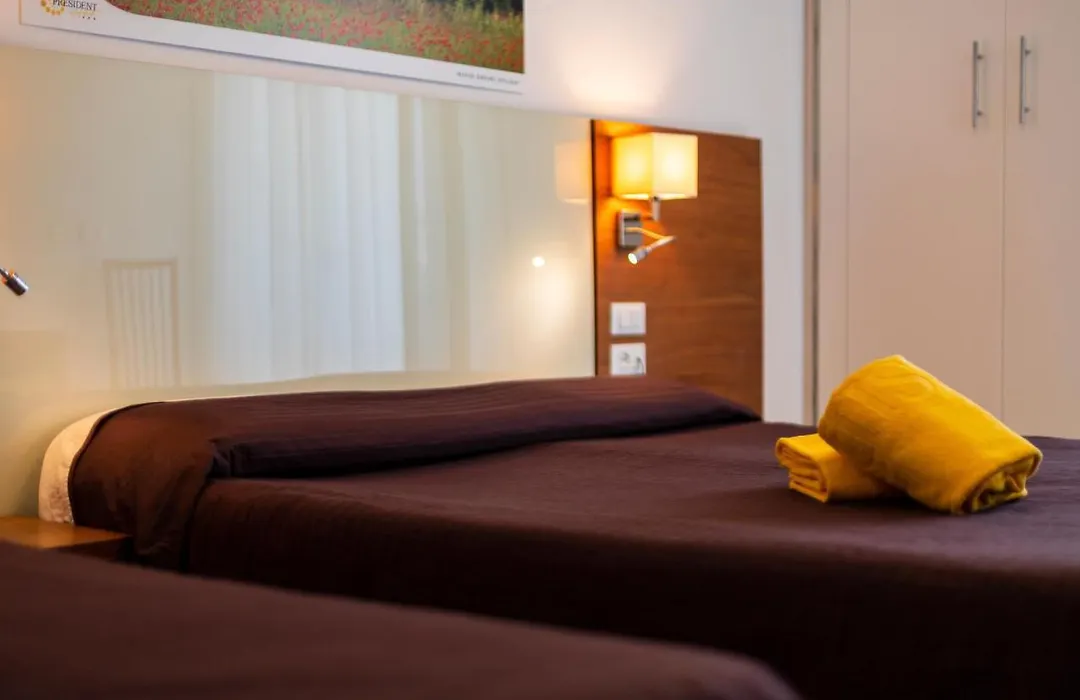 Hotel President-1
