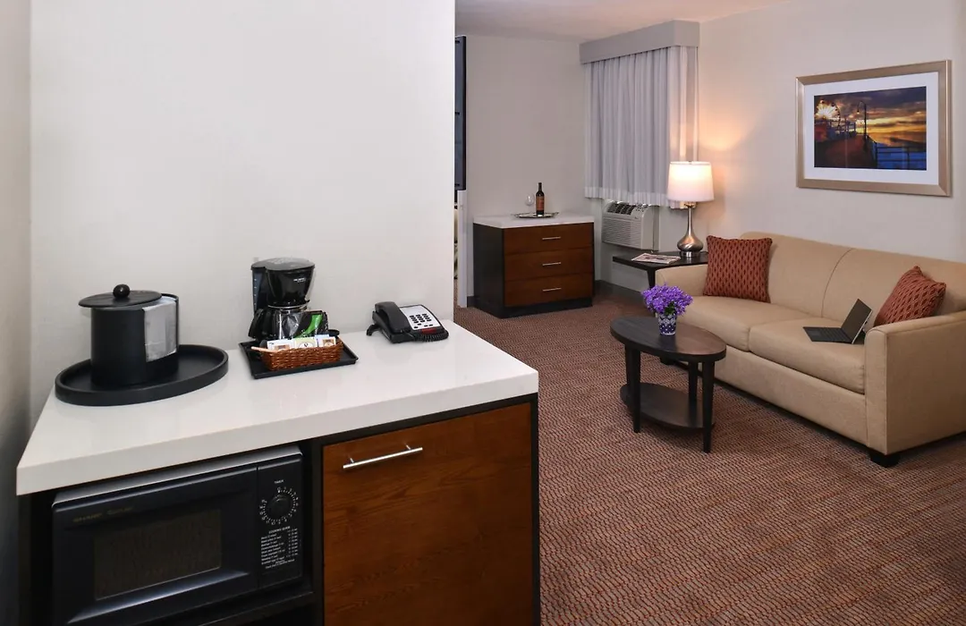 Best Western Royal Palace Inn & Suites-1