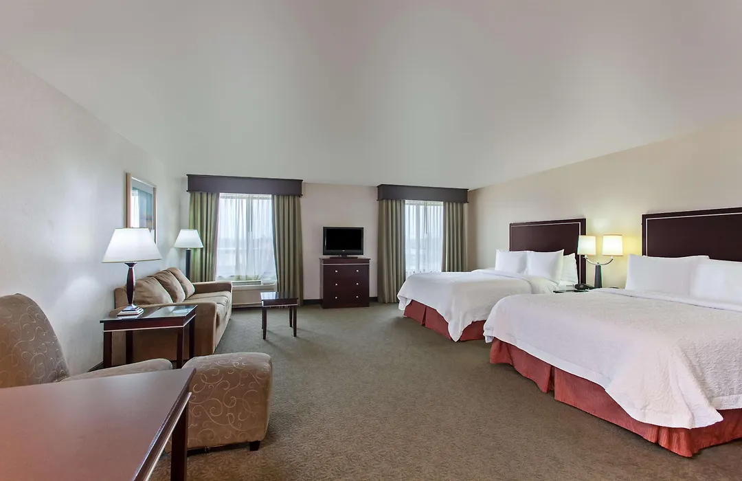 Hampton Inn & Suites Roseville-1