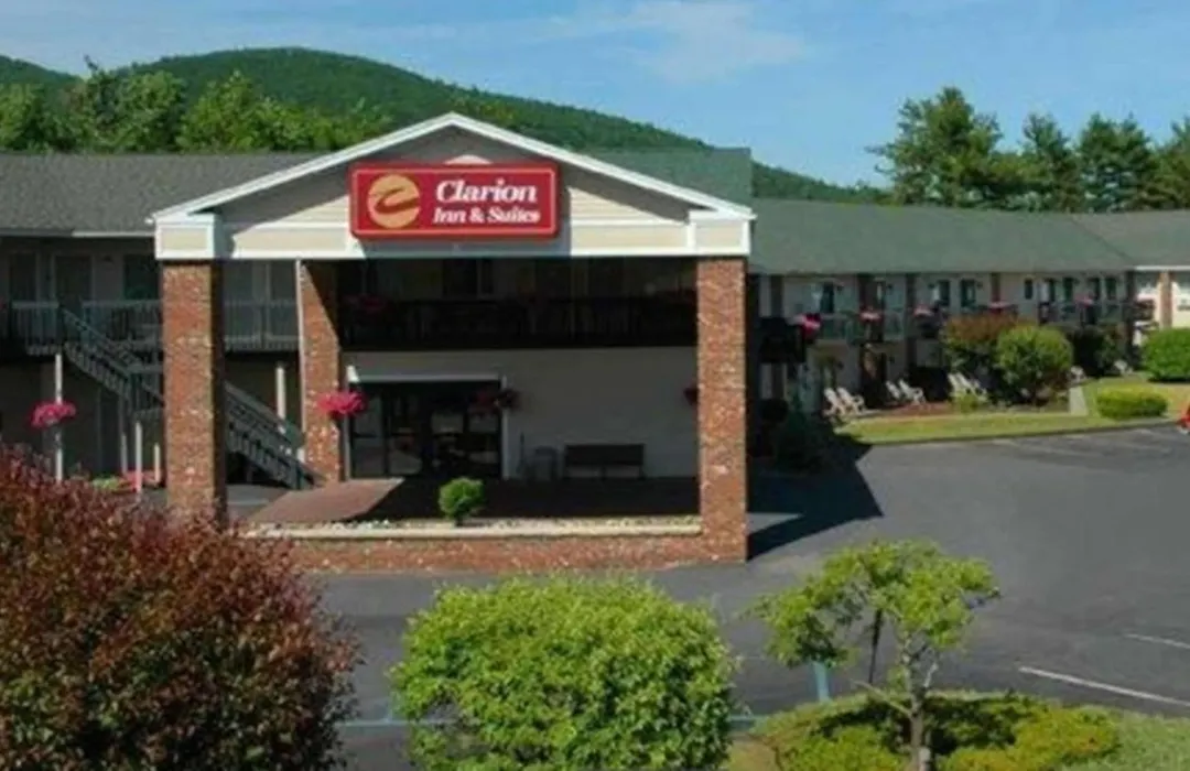 Spark By Hilton Lake George Outlets-1