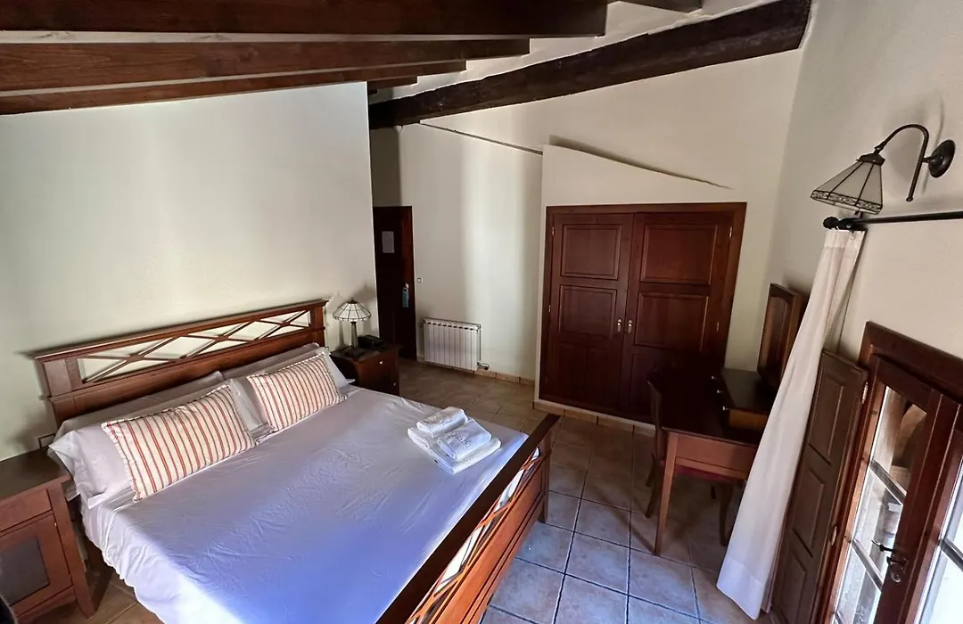 Hotel De La Villa-1