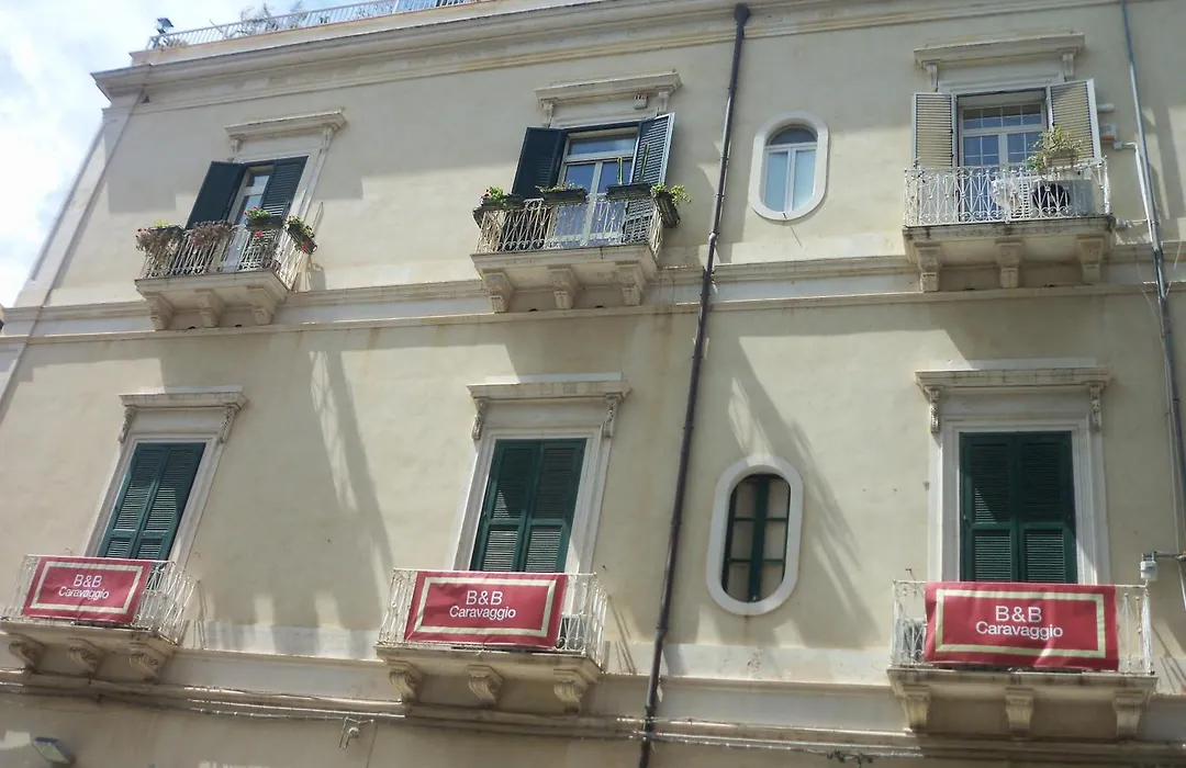 B&B Caravaggio Basic Rooms Near Ortigia-1