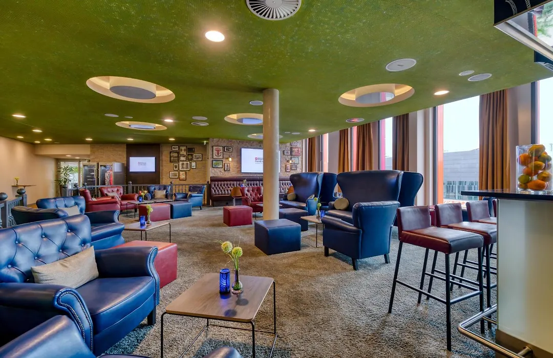 Hilton Garden Inn Stuttgart Neckarpark-1