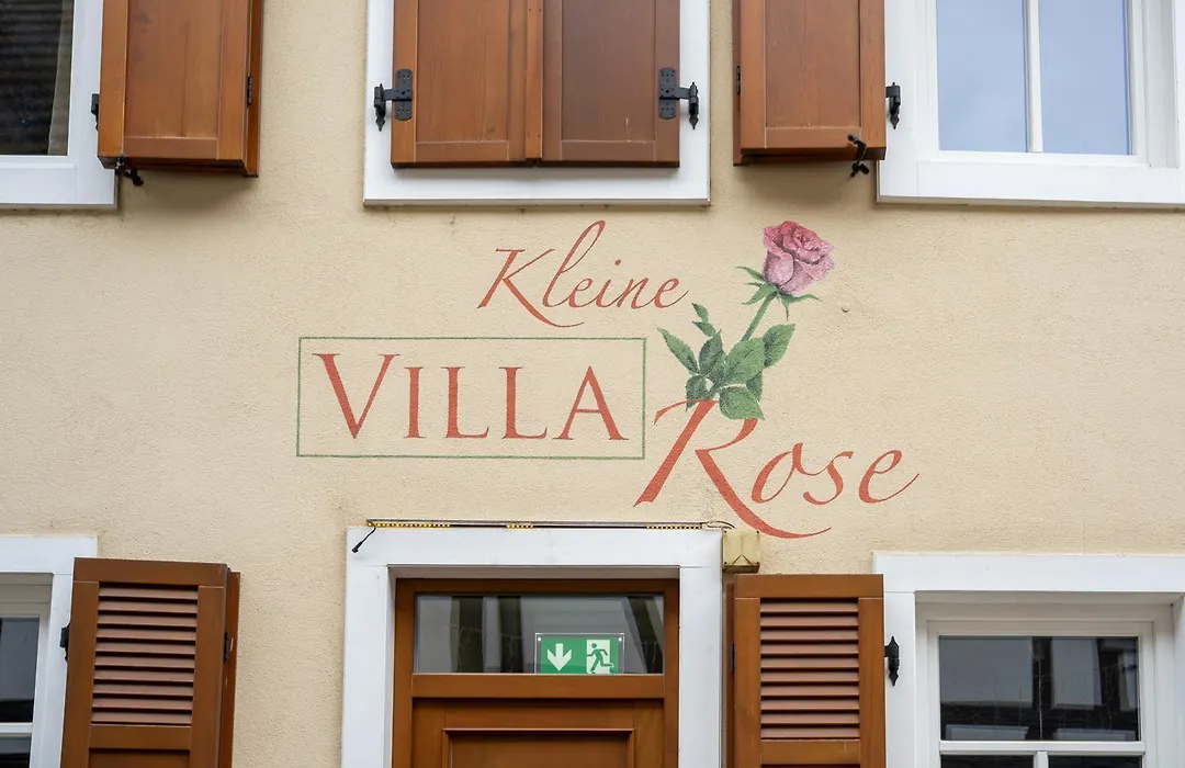Kleine Villa Rose-1