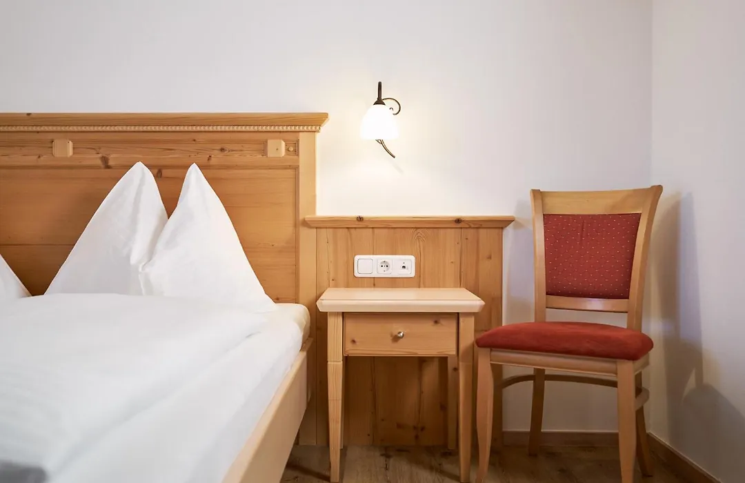 Hotel Vorderronach Ski In & Out-1