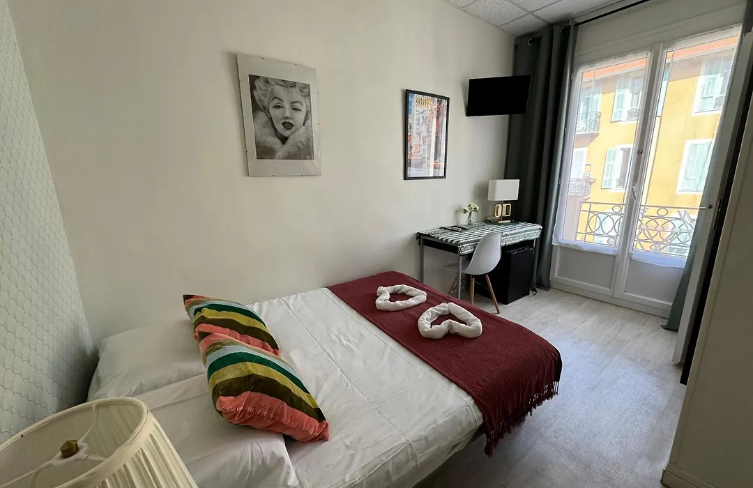 Hotel Des Dames-1