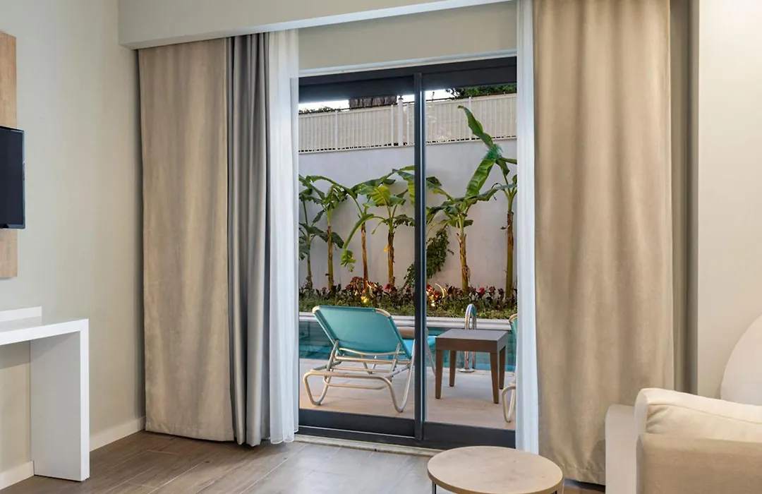 Arcanus Hotels Trendline Side-1