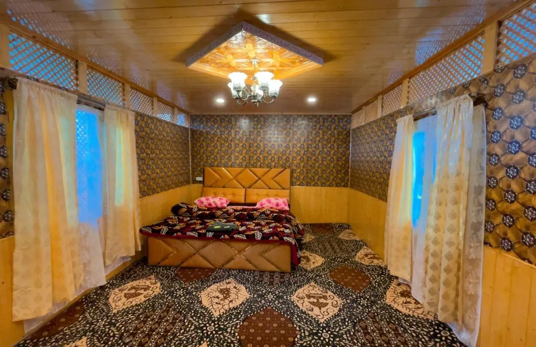 Hb Nancy Group Of Houseboats-1
