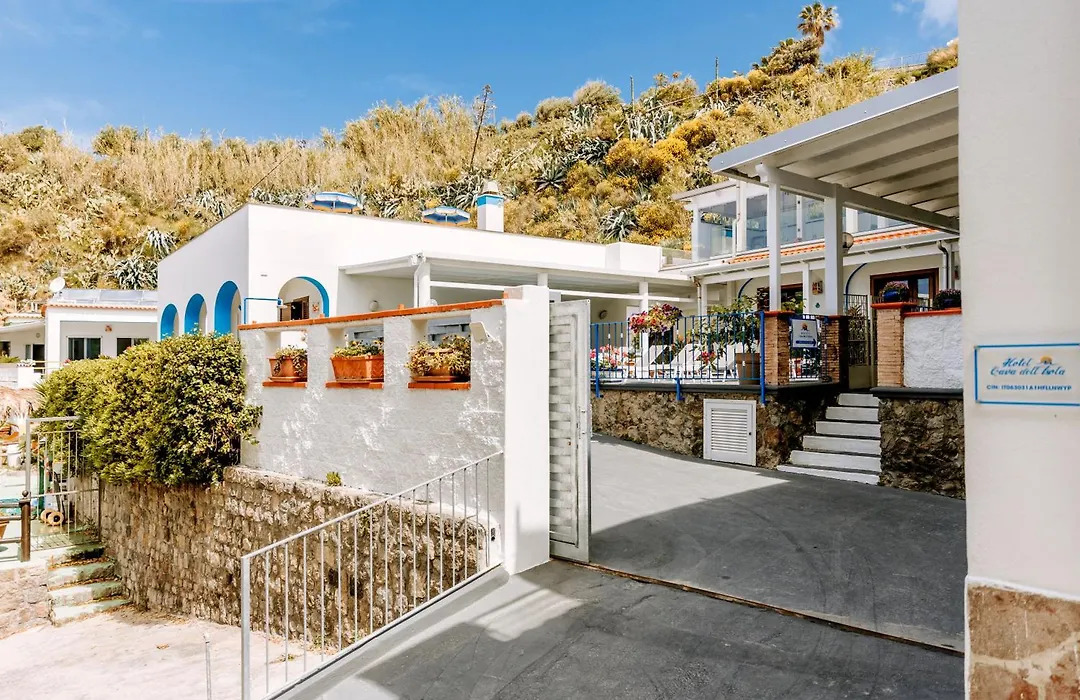 Hotel Cava Dell'Isola-1