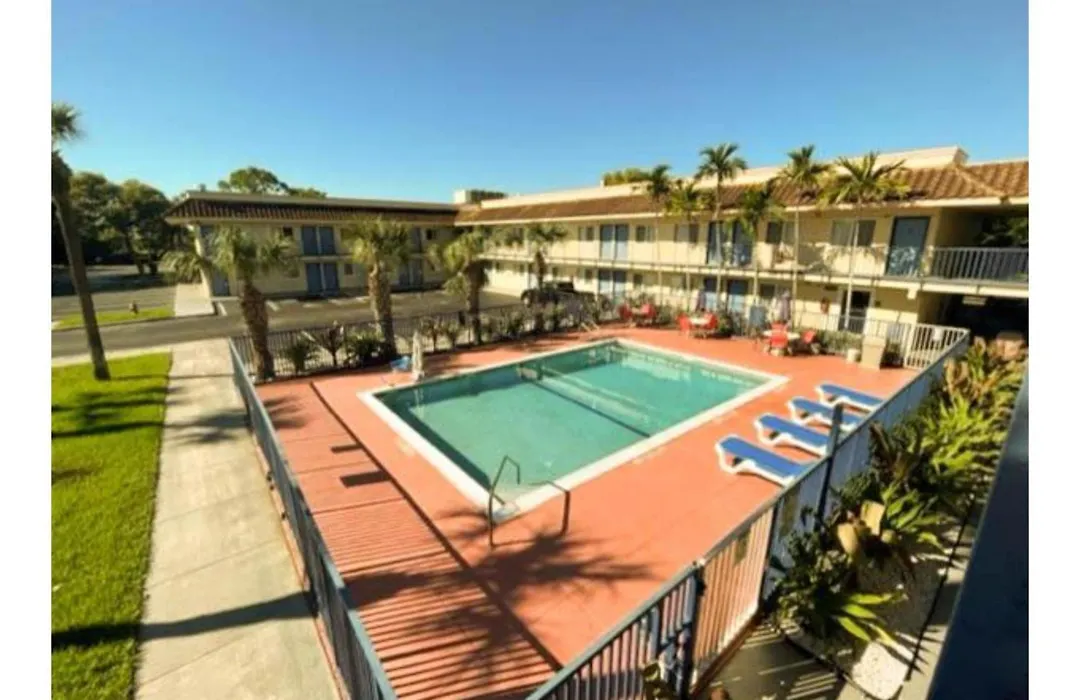 Motel 6 Riviera Beach Fl-1