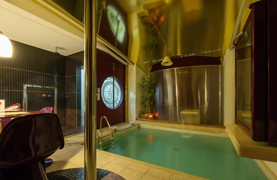 Dragon Motel (Adults Only)-1