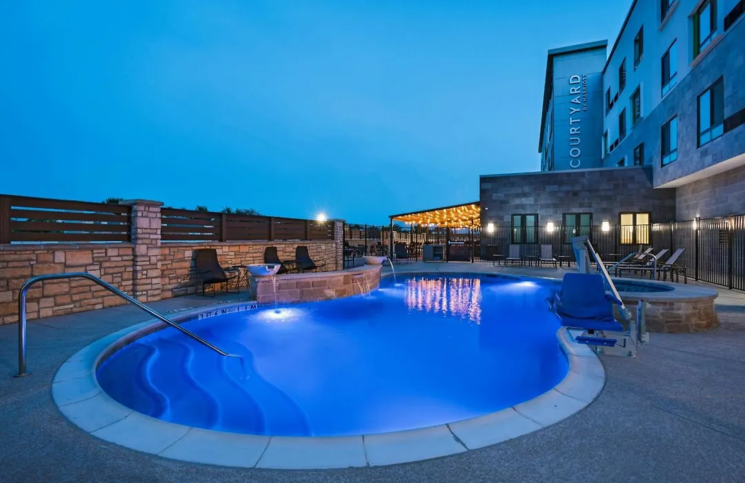 Courtyard Dallas Grand Prairie-1